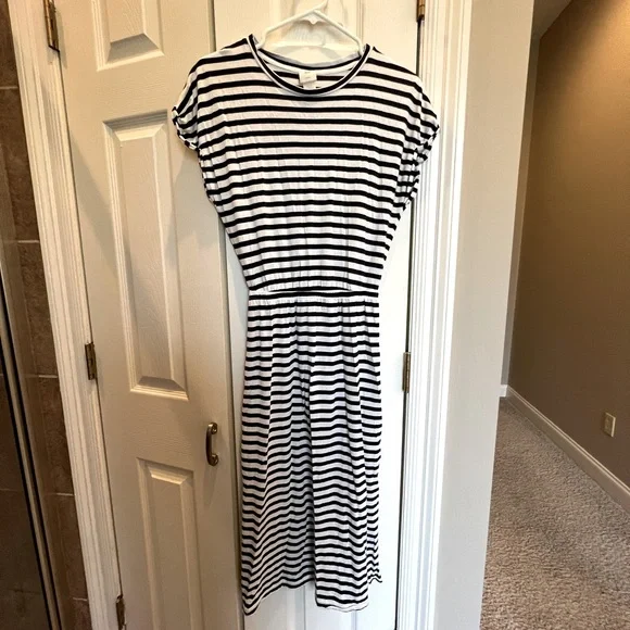 H&M | Dresses | Hm Womens Xs Navy Blue And White Striped Dress | Poshmark H&M | Dresses | Hm Womens Xs Navy Blue And White Striped Dress | Poshmark